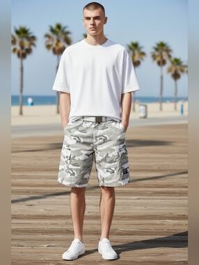 NWT Ecko Unltd Men's White Camo Cargo Style Belted Shorts, Size W38xL12